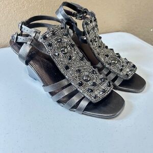 Vince Camuto Gunmetal Gray Wedge Heel Sandles Embellished double strap sz 7B